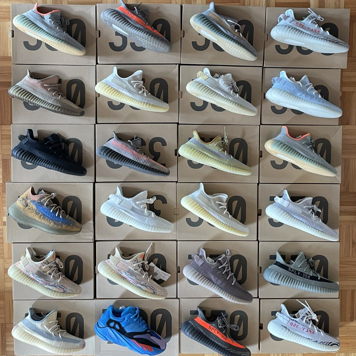 Angekaufte Sammlung von 24 Paar adidas Yeezy, jeweils auf dem Originalkarton