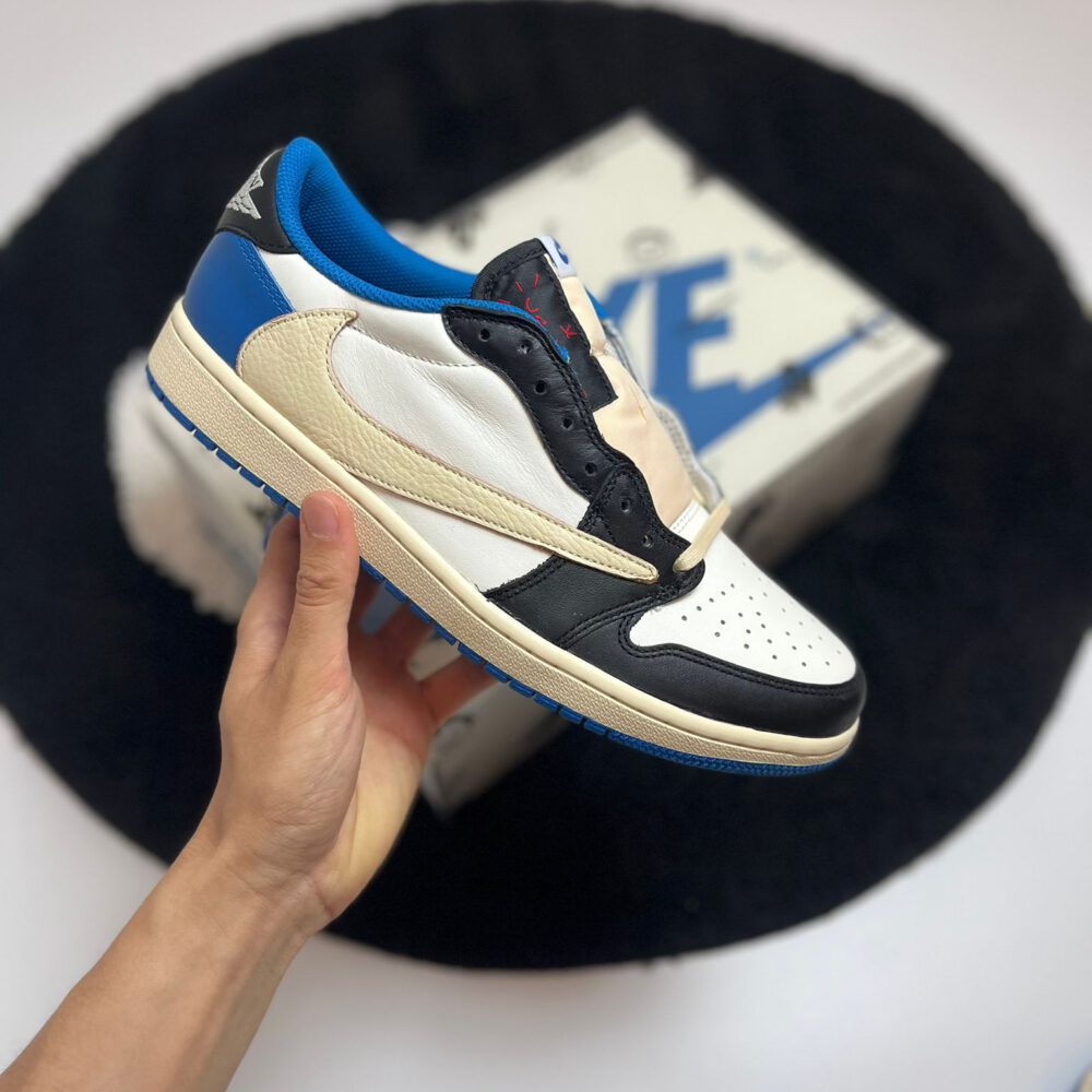 Jordan 1 Low Fragment x Travis Scott  • Größe 44